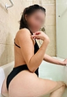 Una jovencita muy cachonda amor. Conchita muy mojada despu&eacute;s de ver esa verga dura rica. Espero me des mucha de tu milk